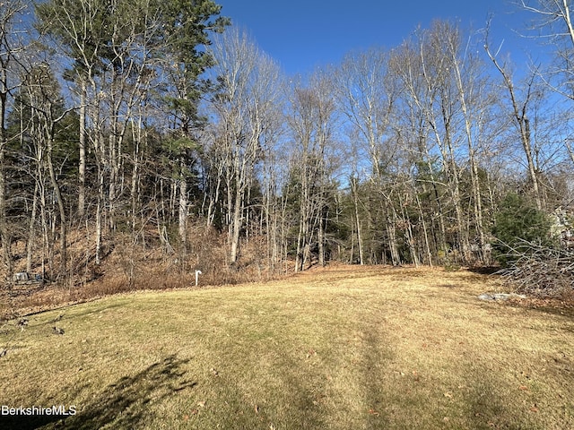 Listing photo 3 for 471 Middle Rd, Clarksburg MA 01247