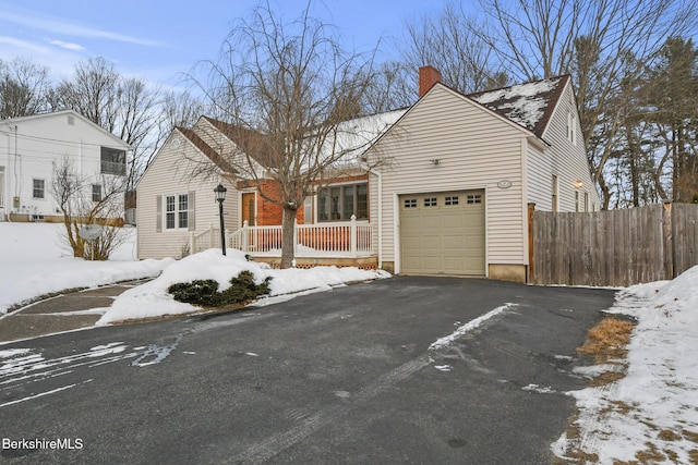 view of front facade featuring a garage