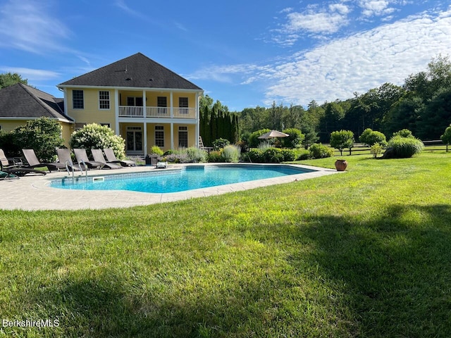 121 E Dugway Rd, Lenox, MA 01240 - swimming pool with a yard and a patio area