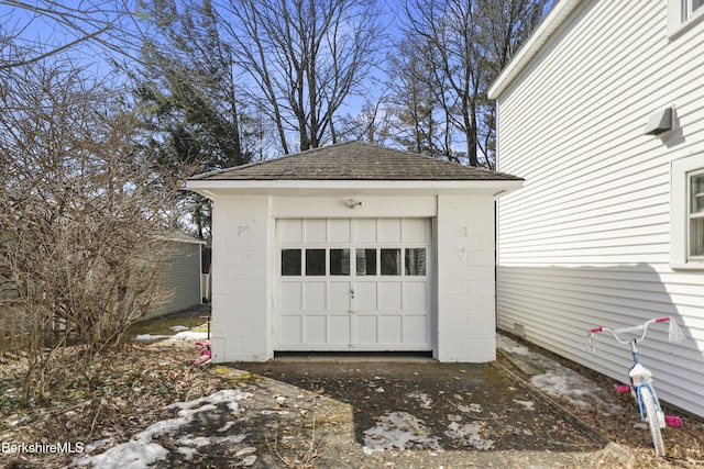 view of detached garage