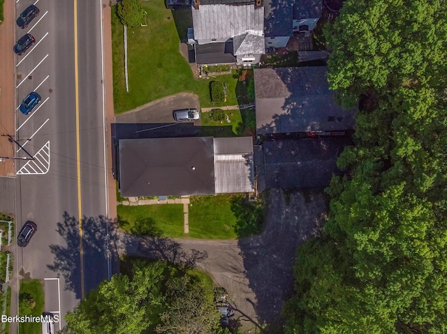 35 Main St, West Stockbridge, MA 01266 - aerial view of property and surrounding area