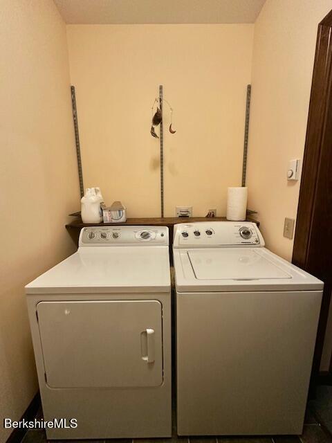 791 Partridge Rd, Lanesborough, MA 01237 - laundry room featuring washing machine and clothes dryer