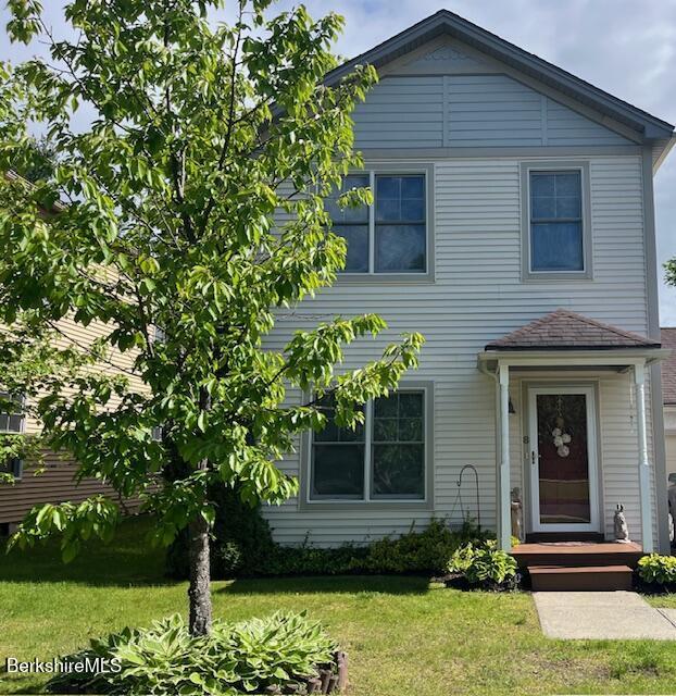 8 Stanley Dr Unit A-4, Great Barrington, MA 01230 - view of front of property with a front lawn