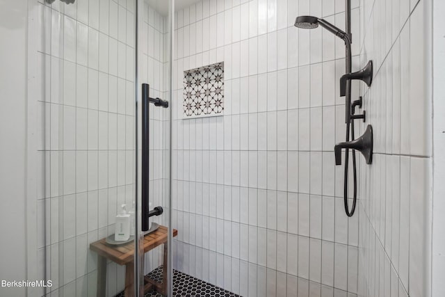 1030 W St, Pittsfield, MA 01201 - bathroom with tiled shower