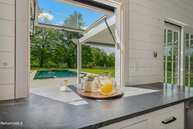 1030 W St, Pittsfield, MA 01201 - detailed view