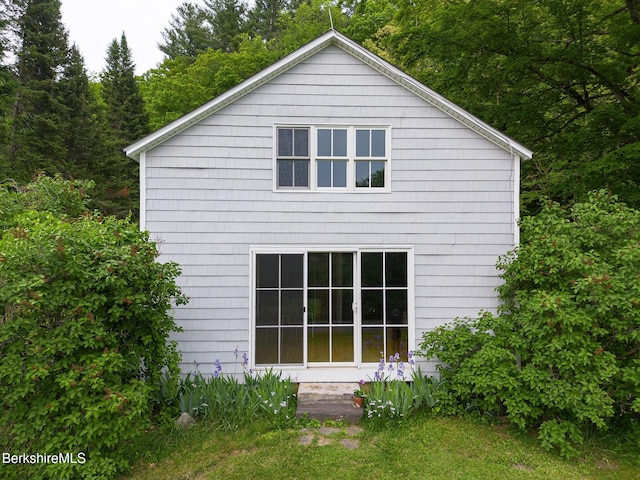 649 Hewins St, Sheffield, MA 01257 - view of side of property