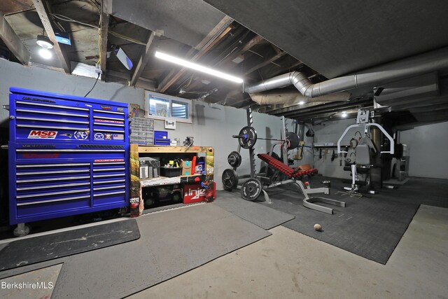 88 Newell St, Pittsfield, MA 01201 - interior space with a workshop area