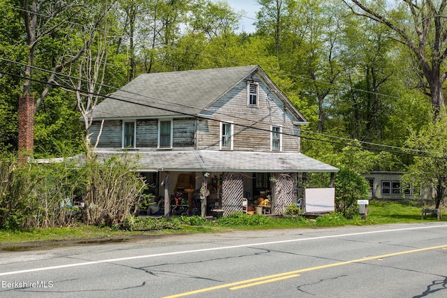 2738 State Rd, Richmond, MA 01254 - country-style home with a porch