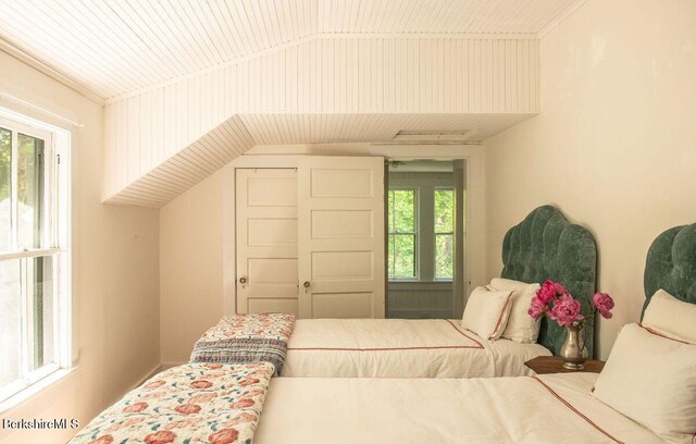 9 Yale Hill Rd, Stockbridge, MA 01262 - view of bedroom