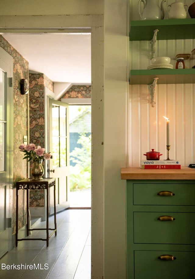 9 Yale Hill Rd, Stockbridge, MA 01262 - view of corridor