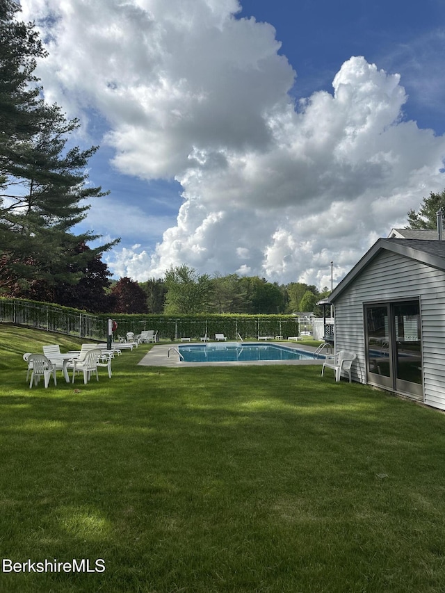 9 Rolling Hls Unit 5, Lenox, MA 01240 - view of yard