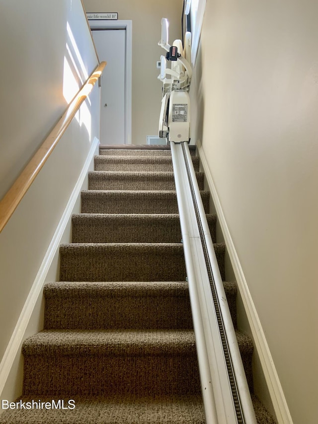 9 Rolling Hls Unit 5, Lenox, MA 01240 - view of stairs