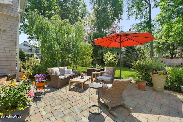view of patio featuring an outdoor hangout area