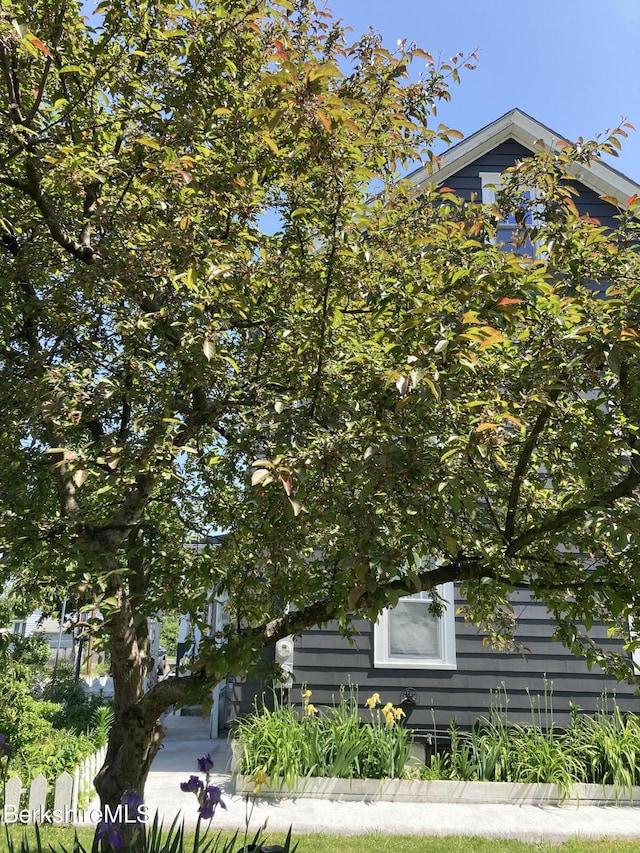 view of property exterior