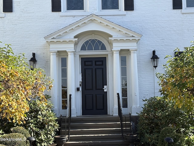 view of property entrance