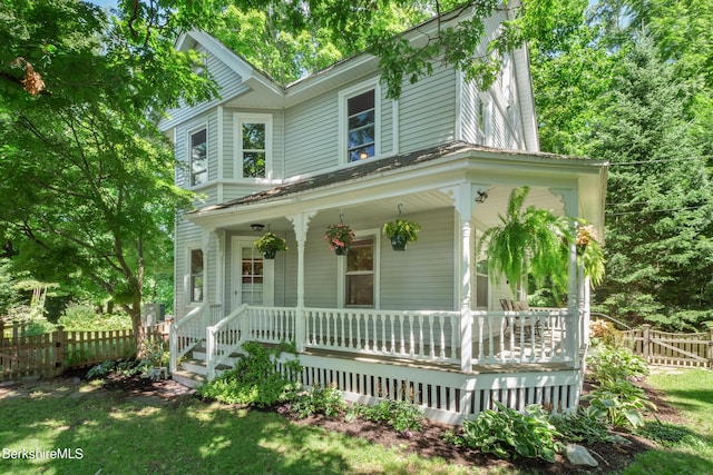 view of front facade featuring covered porch