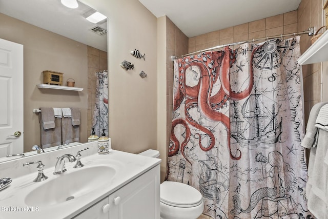 12 Alpine Trl Unit 12, Pittsfield, MA 01201 - full bathroom with vanity and curtained shower
