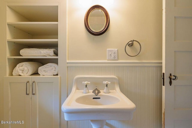 bathroom with sink