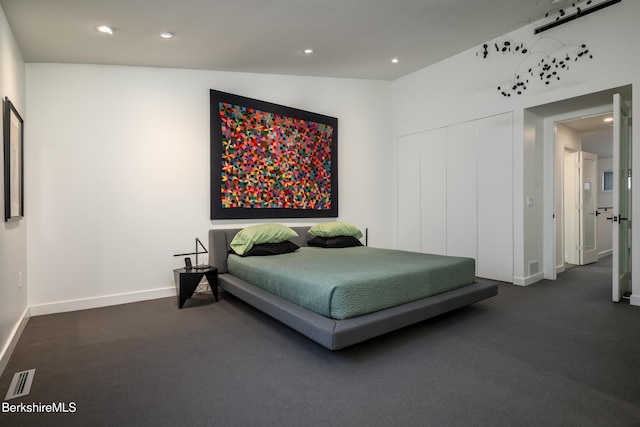 bedroom featuring a closet