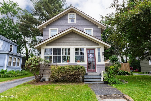 30 Belvidere Ave, Pittsfield, MA 01201 - view of american foursquare style home