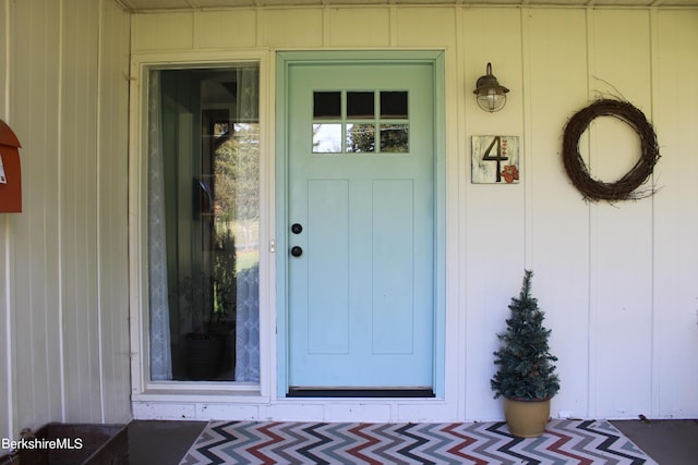 view of entrance to property