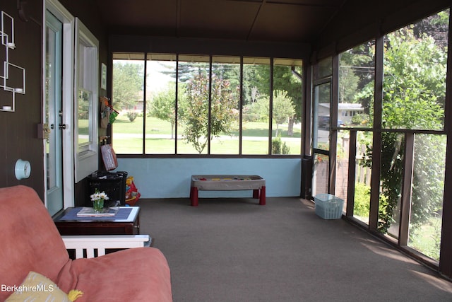 sunroom / solarium with a healthy amount of sunlight