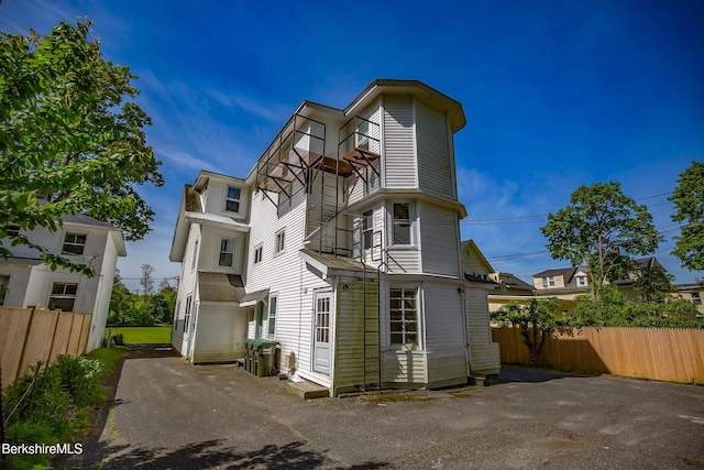 view of front of home