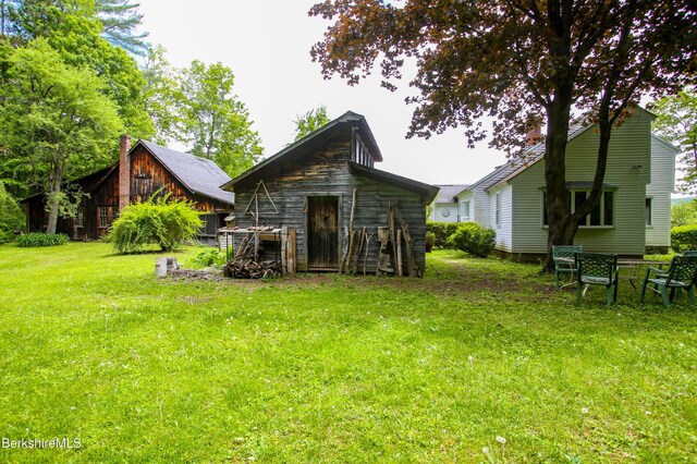 31 Oxbow Rd, Charlemont, MA 01339