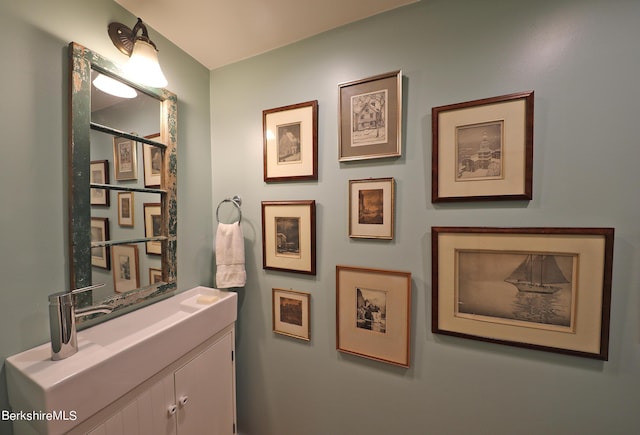 1 Train Hill Rd, Stockbridge, MA 01262 - bathroom with vanity