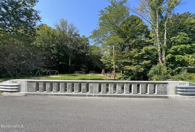 1 Train Hill Rd, Stockbridge, MA 01262 - exterior space