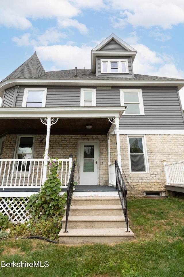 view of front facade featuring covered porch