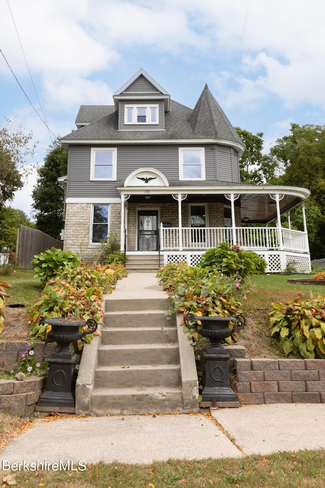 view of front facade featuring a porch