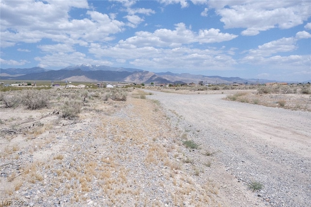 Listing photo 3 for 2440 E Dapple St, Pahrump NV 89048