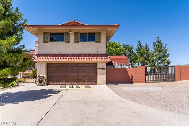 view of front facade with a garage