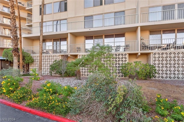 205 E Harmon Ave Unit 220, Las Vegas, NV 89169 - photo 2