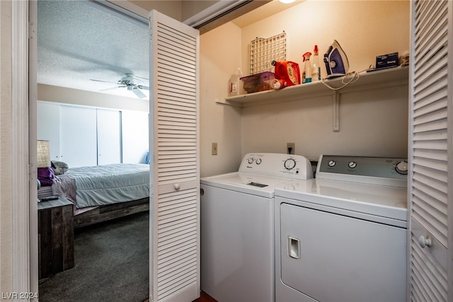 laundry area featuring independent washer and dryer, ceiling fan, and carpet flooring