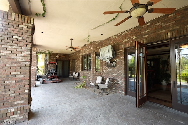 view of terrace with ceiling fan