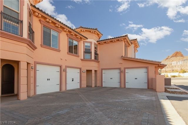 view of front of house with a garage