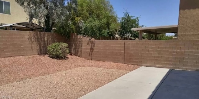 view of yard with a patio area