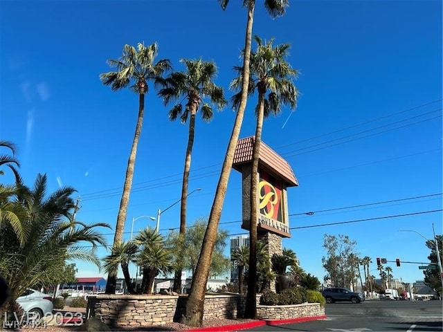 view of community / neighborhood sign