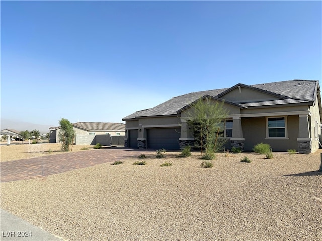 view of front facade with a garage