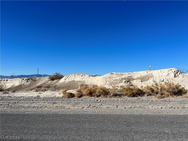 Listing photo 3 for 2480 S Zuni Ave, Pahrump NV 89048