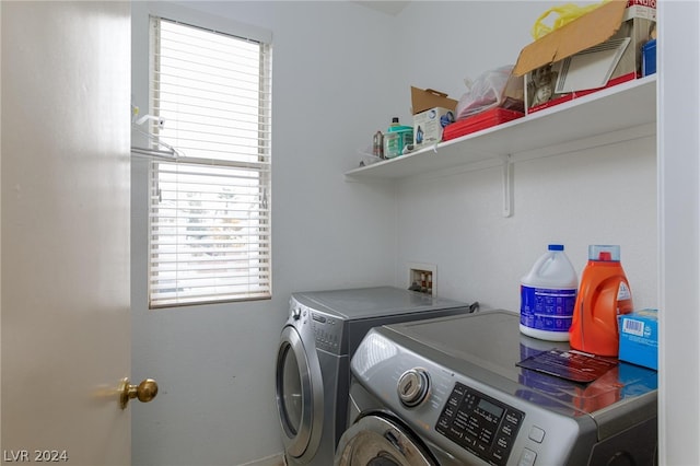 laundry area with washer hookup and independent washer and dryer