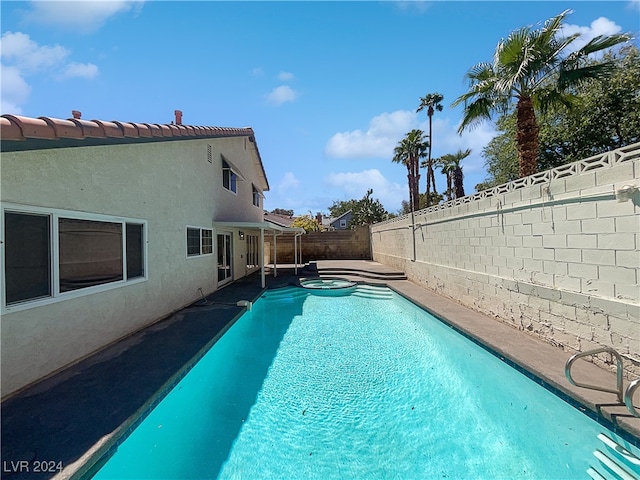 view of swimming pool