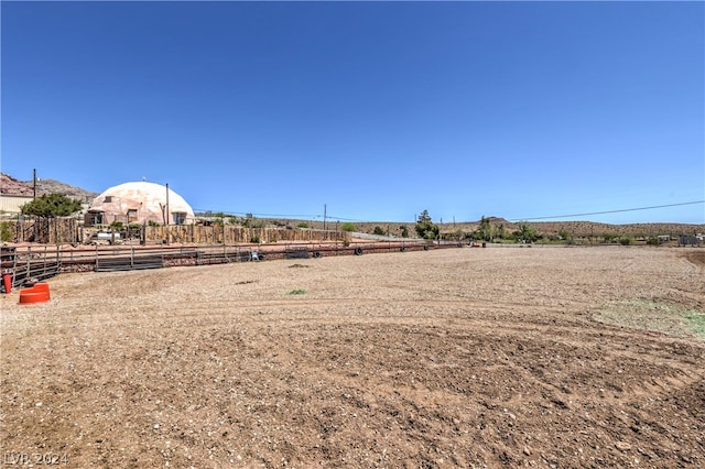 view of yard featuring a rural view