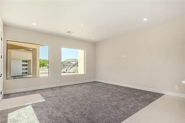 view of carpeted spare room