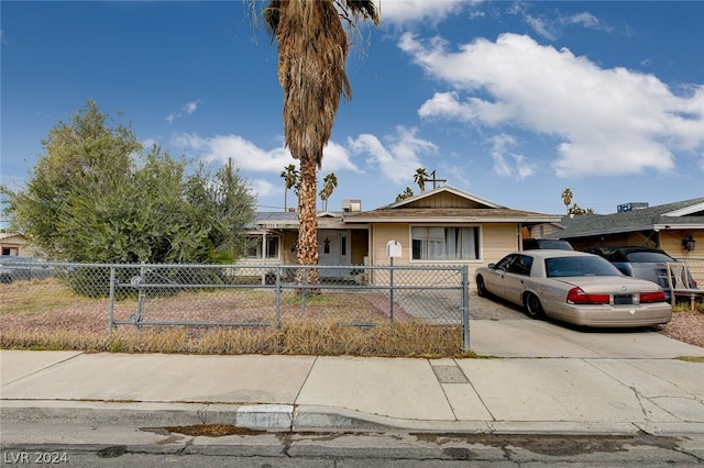 view of front of property