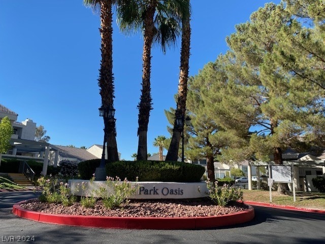 view of community / neighborhood sign