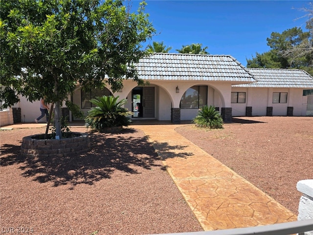 view of front of property