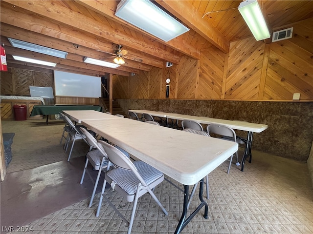 dining space with ceiling fan